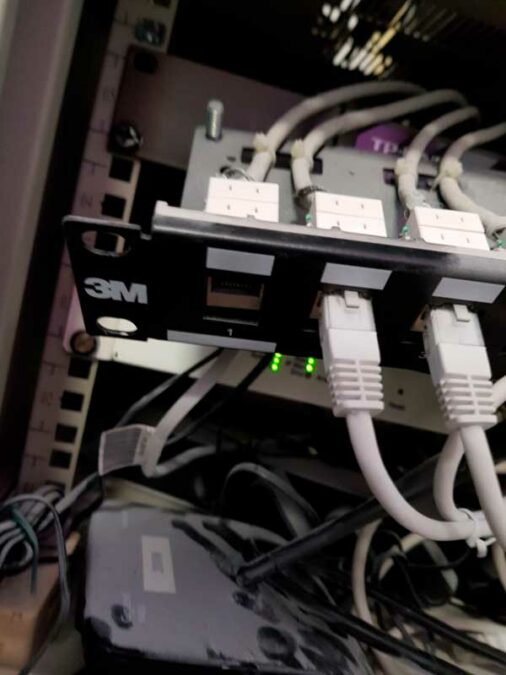Câbles réseau informatique